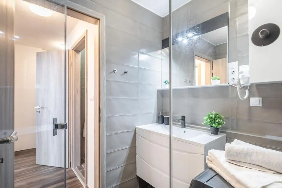 Balcony - Easy Parking - Comfy Home Budapest Apartment