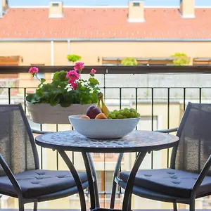  Apartament Tuscany Garden-free Parking-balcony-ac- Elevator