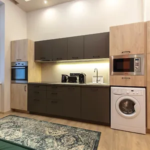 E12 Boutique Apartman