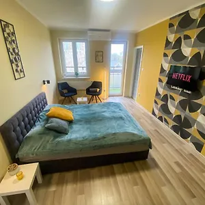 Fresh Smartly Designed Flat & Sunny Balcony Apartman