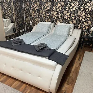 Lovely On Raday Corso Apartman