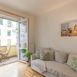  Apartment Riverside Balcony With View To Danube